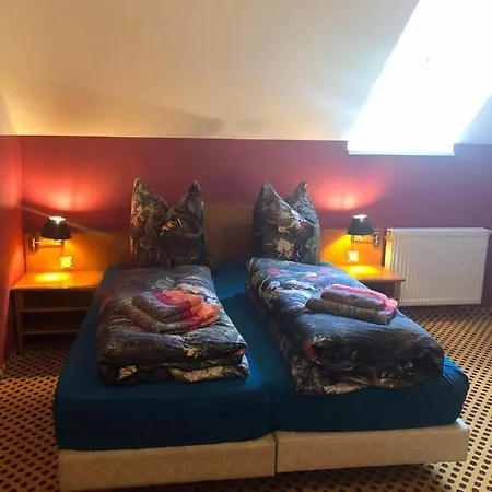 Monteurzimmer 旅馆 里萨