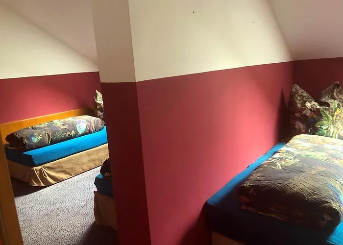 Monteurzimmer Hostel *